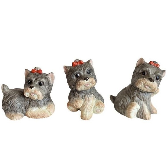 Homco Vtg 3 Yorkshire Terrier Figurines with‎ Red Bow og Statue #1475 - Picture 1 of 10